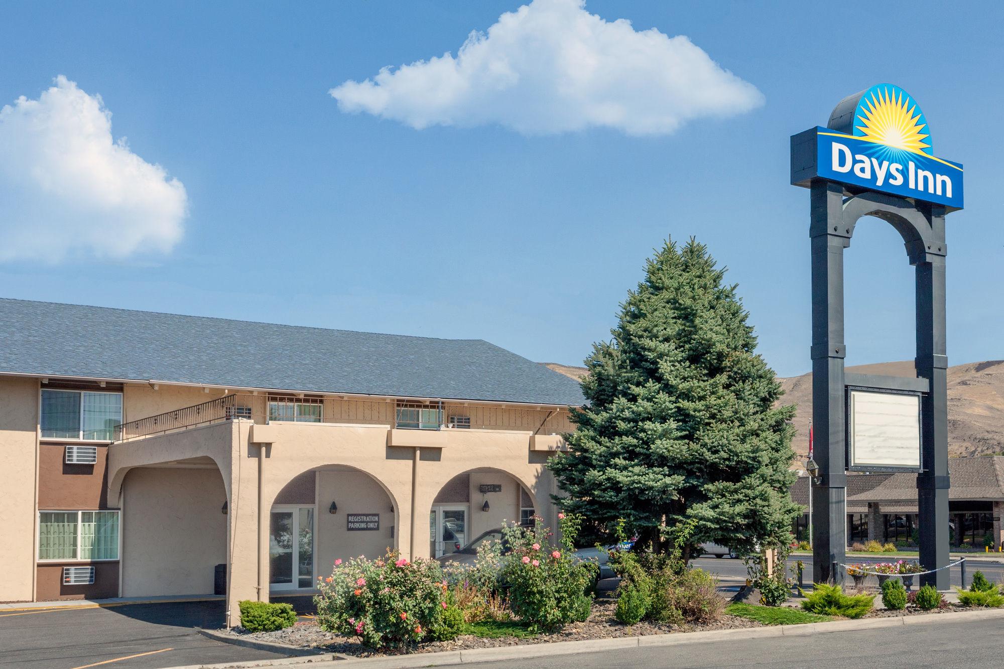 Days Inn By Wyndham Yakima Exteriör bild