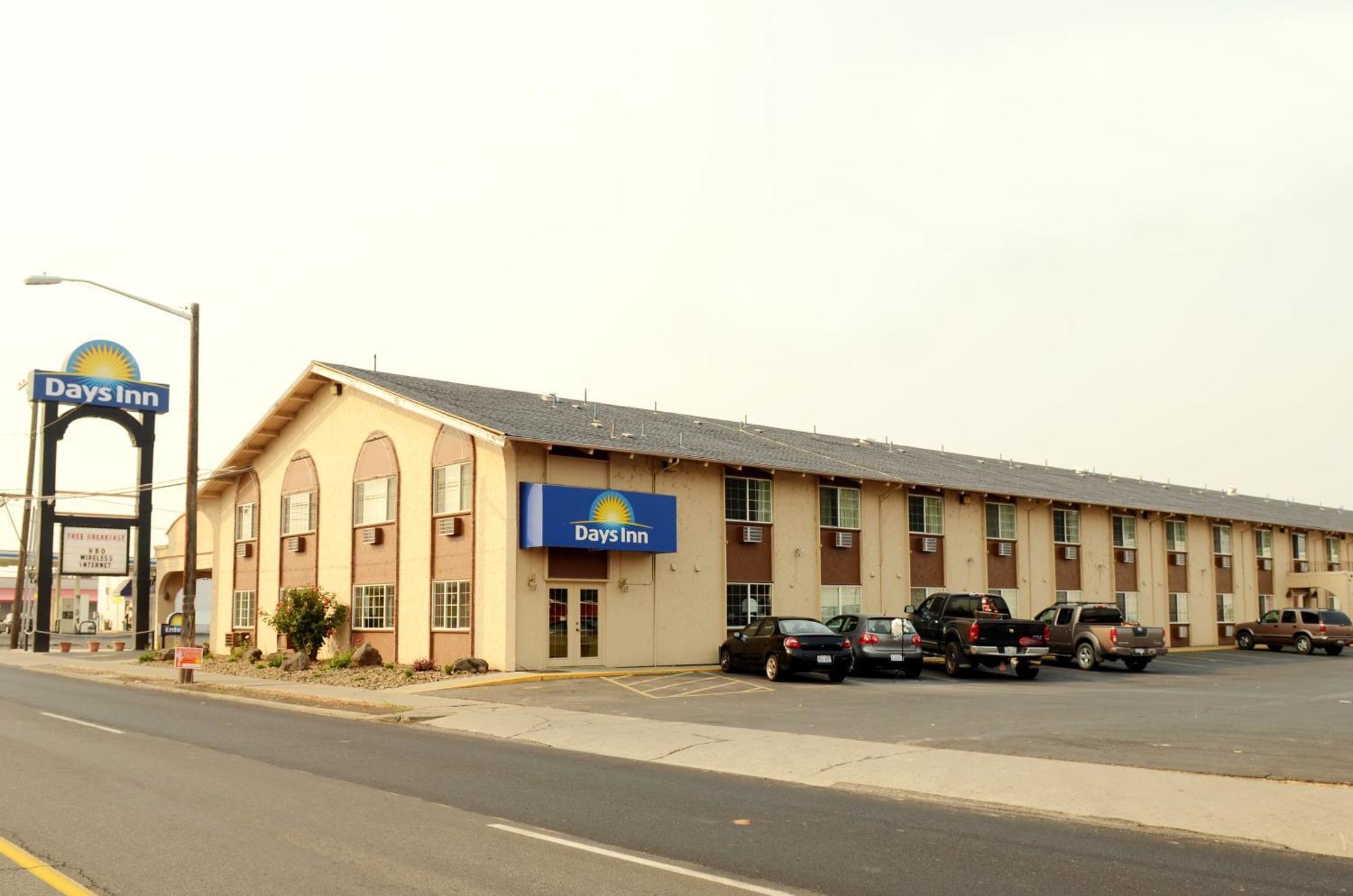 Days Inn By Wyndham Yakima Exteriör bild